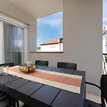 Apartment Sa Pogledom Na More- Petra *