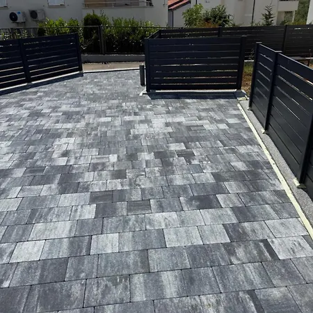 Sa Pogledom Na More- Petra * Šilo