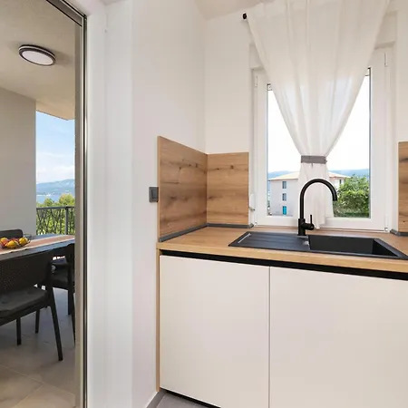 Sa Pogledom Na More- Petra 아파트 실로