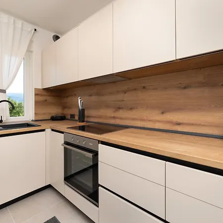 Sa Pogledom Na More- Petra Apartament Šilo