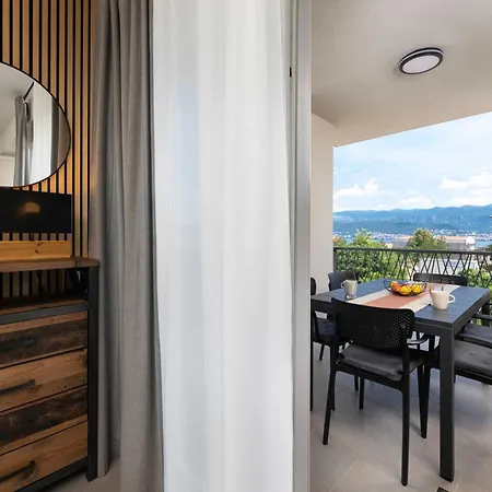 Sa Pogledom Na More- Petra * Šilo